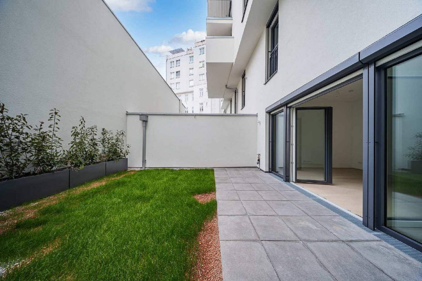 Erdgeschosswohnung mit Garten und Terrasse
