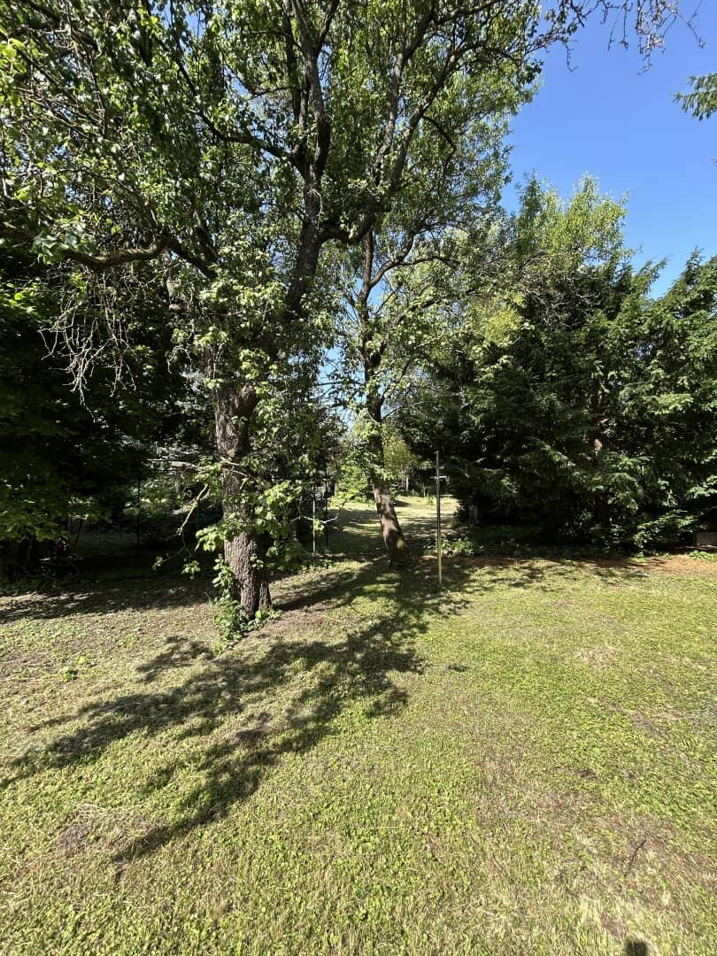 Drei bebaubare Grundstücke + Villa mit Garten in Perchtoldsdorf – einzeln oder gemeinsam erwerbbar.