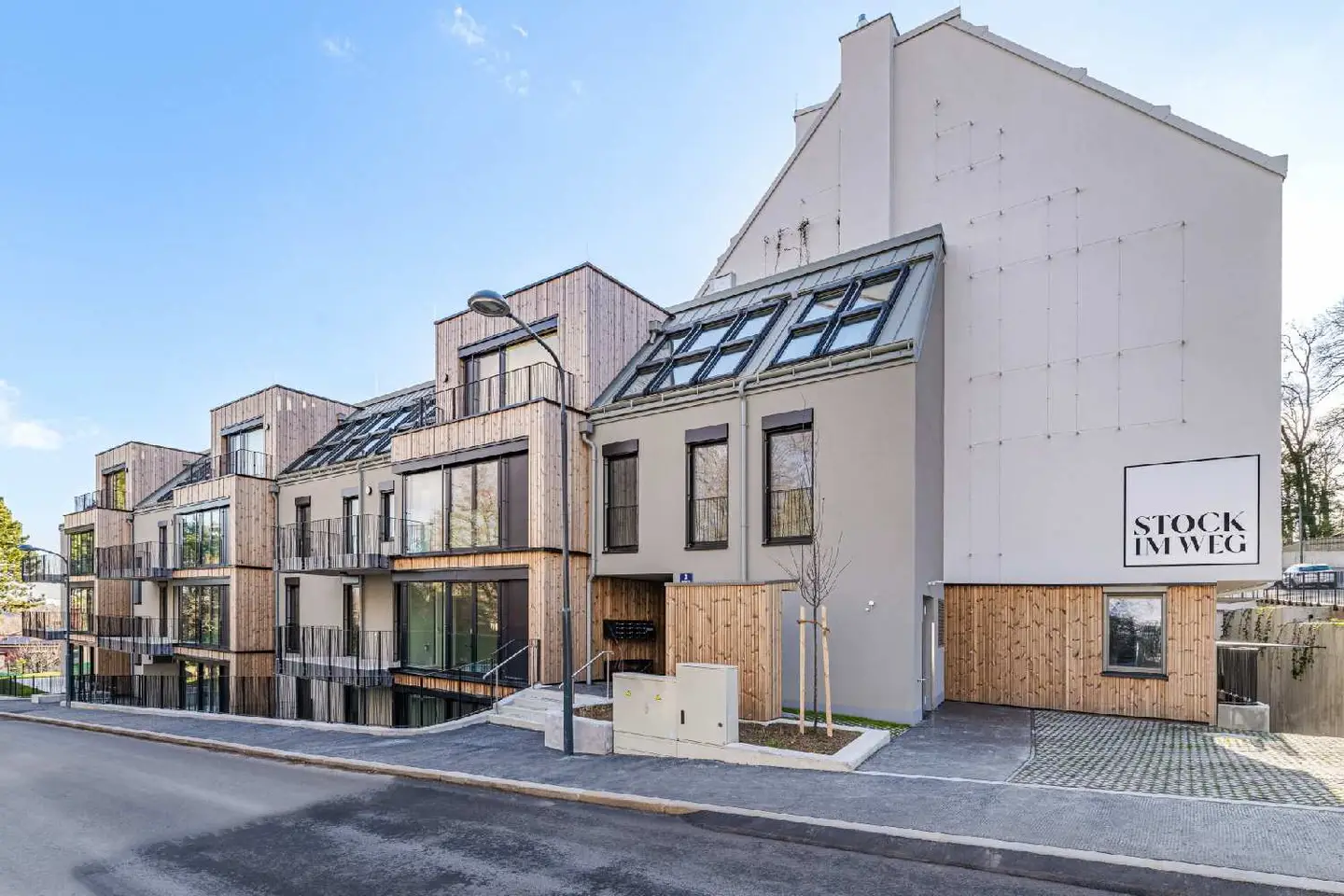 Dachgeschosswohnung first occupancy balcony with green view