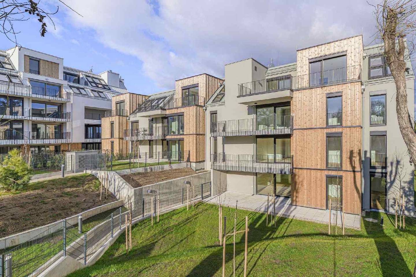 Dachgeschosswohnung first occupancy balcony with green view