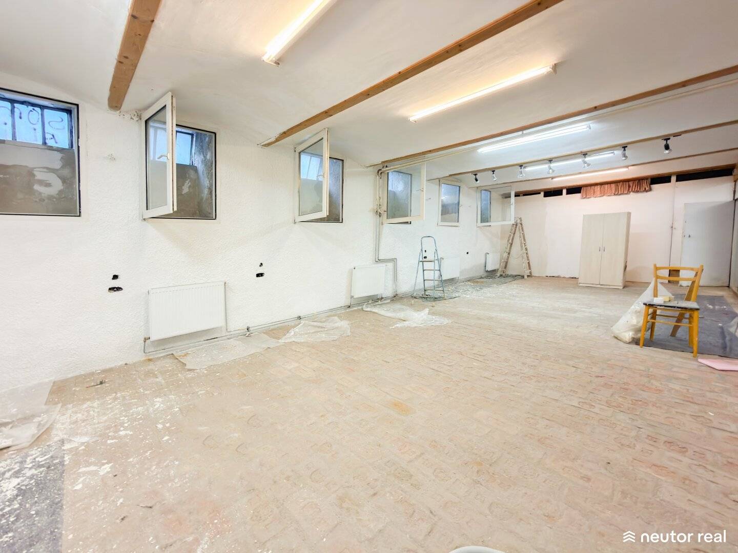 Studio in the Basement Very Good Location Directly at Westbahnhof Versatile Use Great Potential, WESTBAHNHOF
