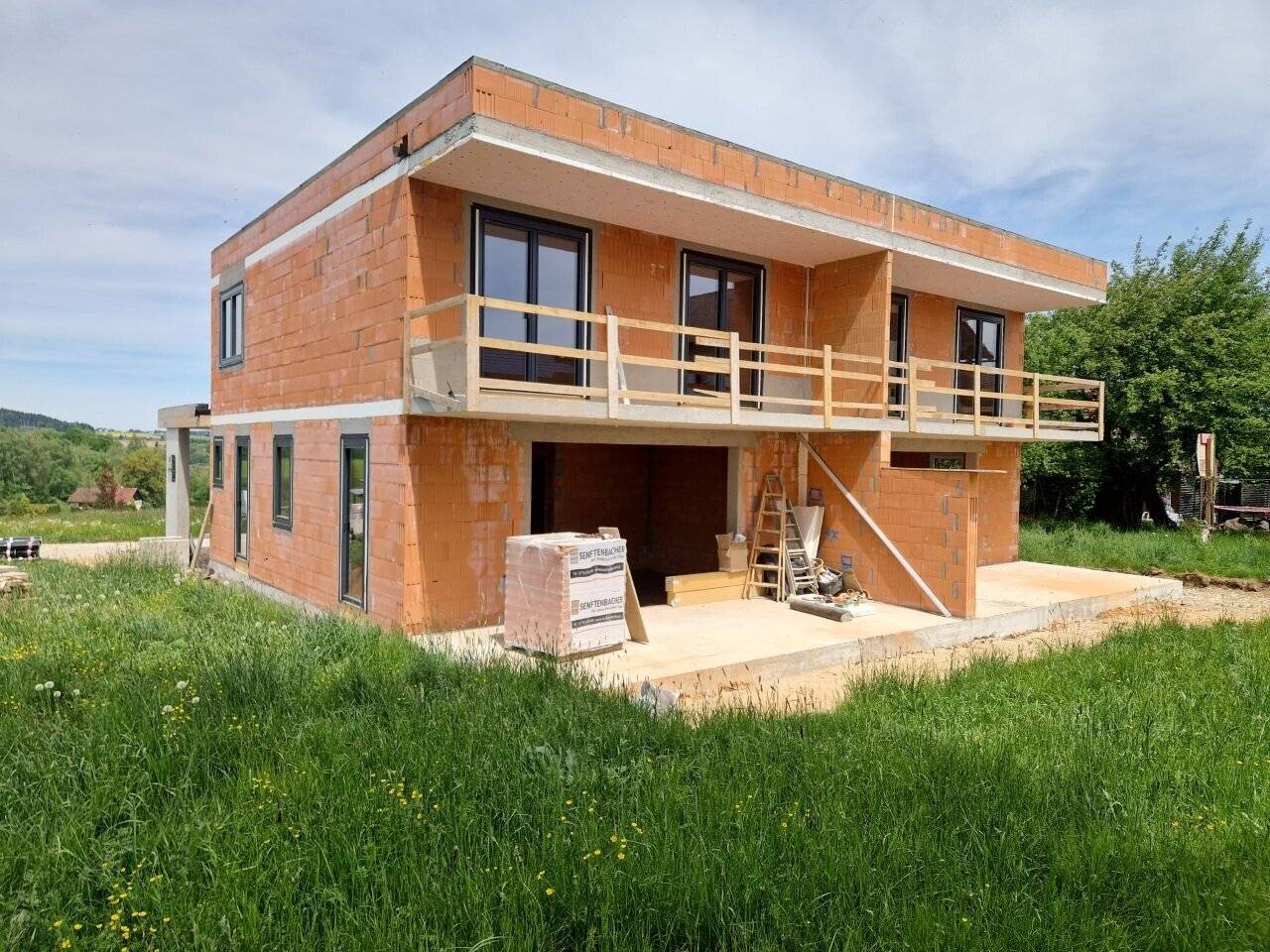 Top 1! Belagsfertige, moderne Doppelhaushälfte mit 2 Carportstellplätzen, 4 Zimmer, 2 Terrassen, Balkon, Eigengarten!