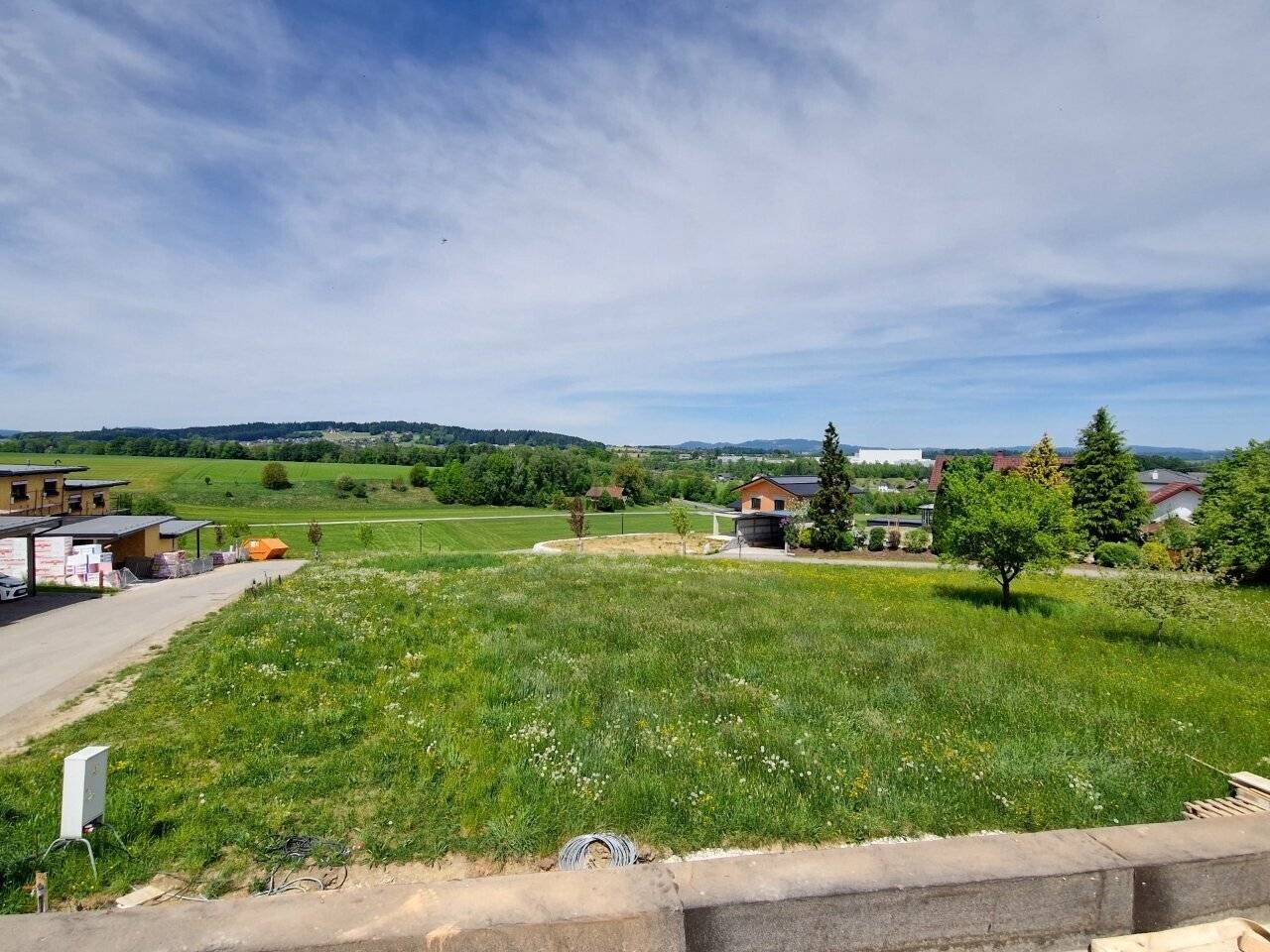 Top 1! Belagsfertige, moderne Doppelhaushälfte mit 2 Carportstellplätzen, 4 Zimmer, 2 Terrassen, Balkon, Eigengarten!
