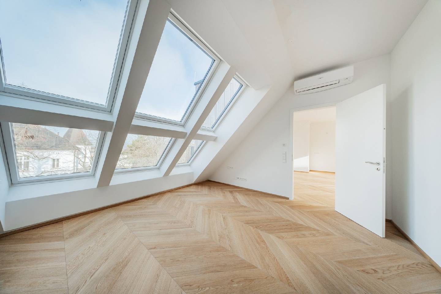 Dachgeschosswohnung Erstbezug Südterrasse