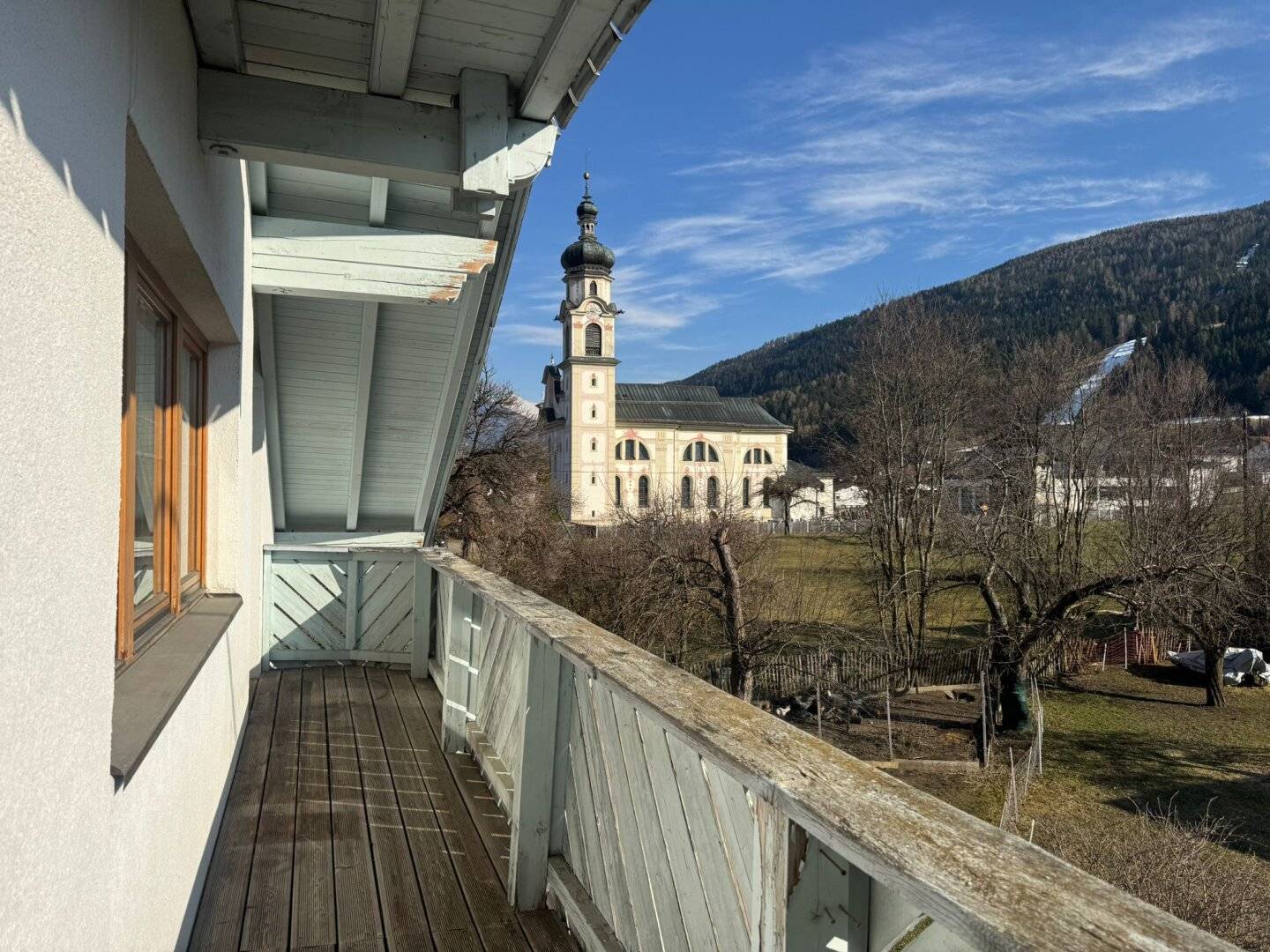Großzügige Wohnung mit zwei sonnigen Balkonen