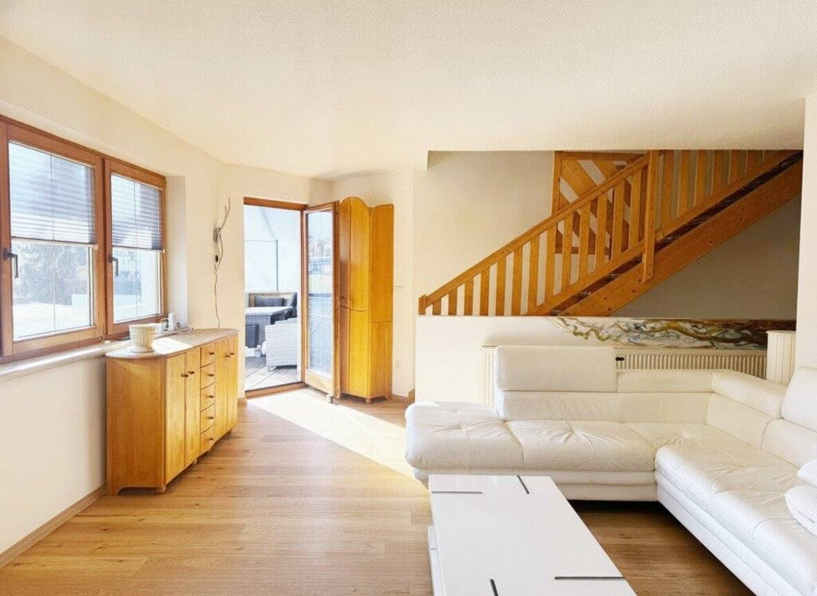 Großzügige Wohnung mit zwei sonnigen Balkonen