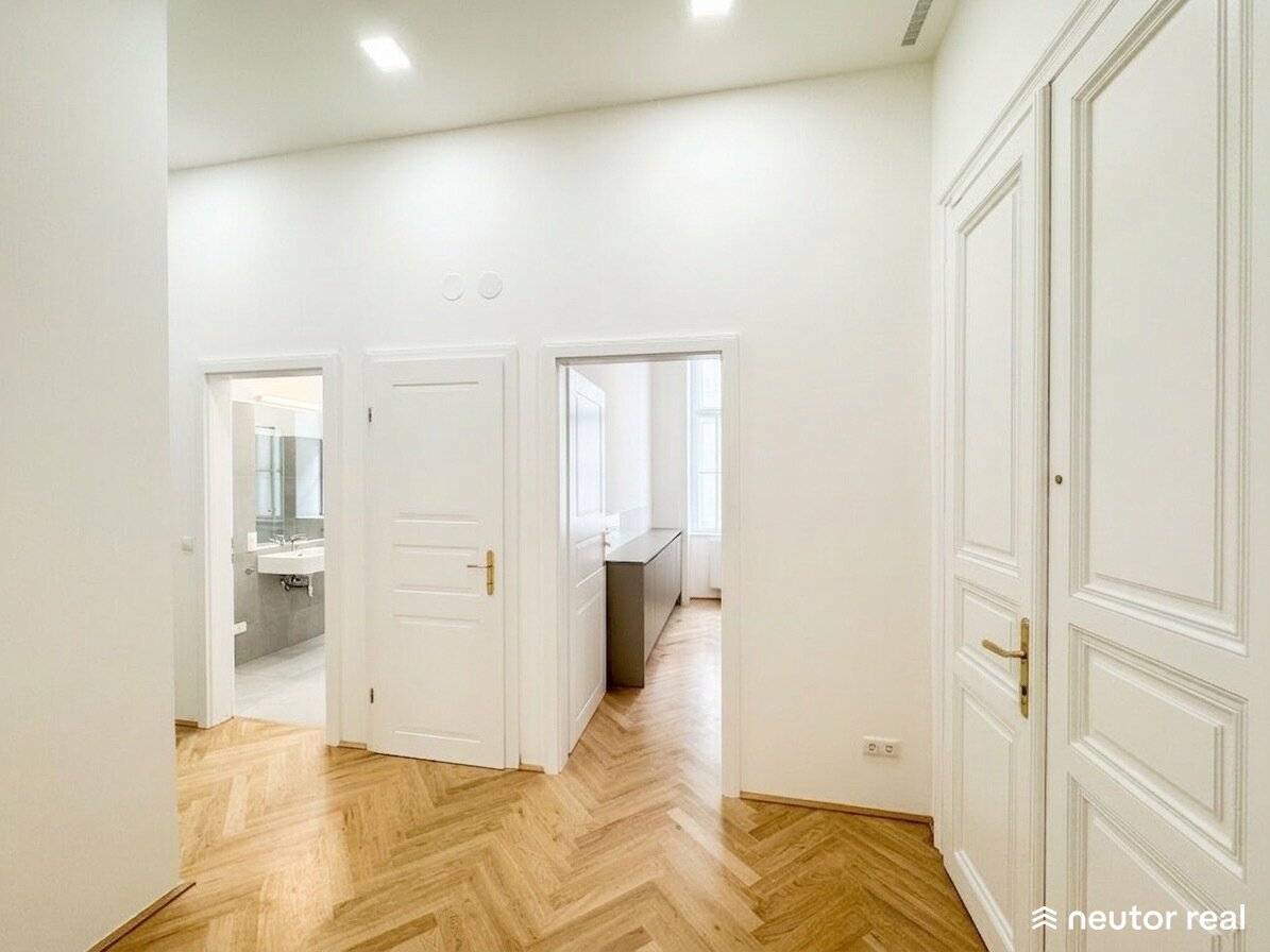 Herrschaftlich Residieren | Erstbezug 4 Zimmer Wohnung | Im Herzen der Inneren Stadt
