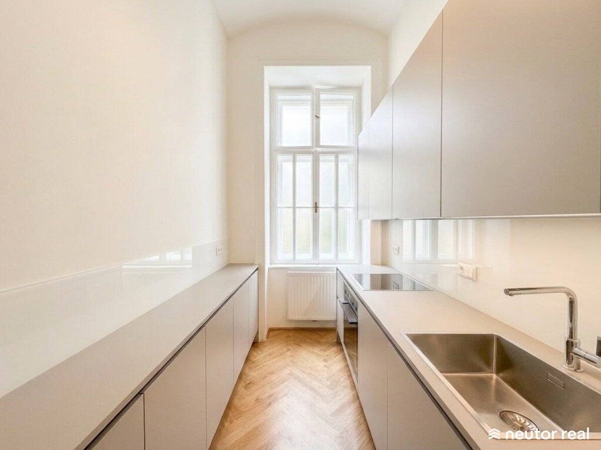 Herrschaftlich Residieren | Erstbezug 4 Zimmer Wohnung | Im Herzen der Inneren Stadt