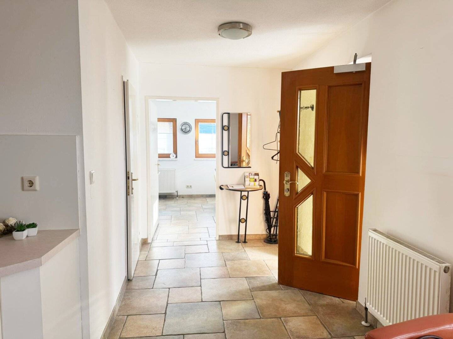 Ruhig gelegenes Mehrparteienhaus mit schöner Aussicht und viel Potenzial