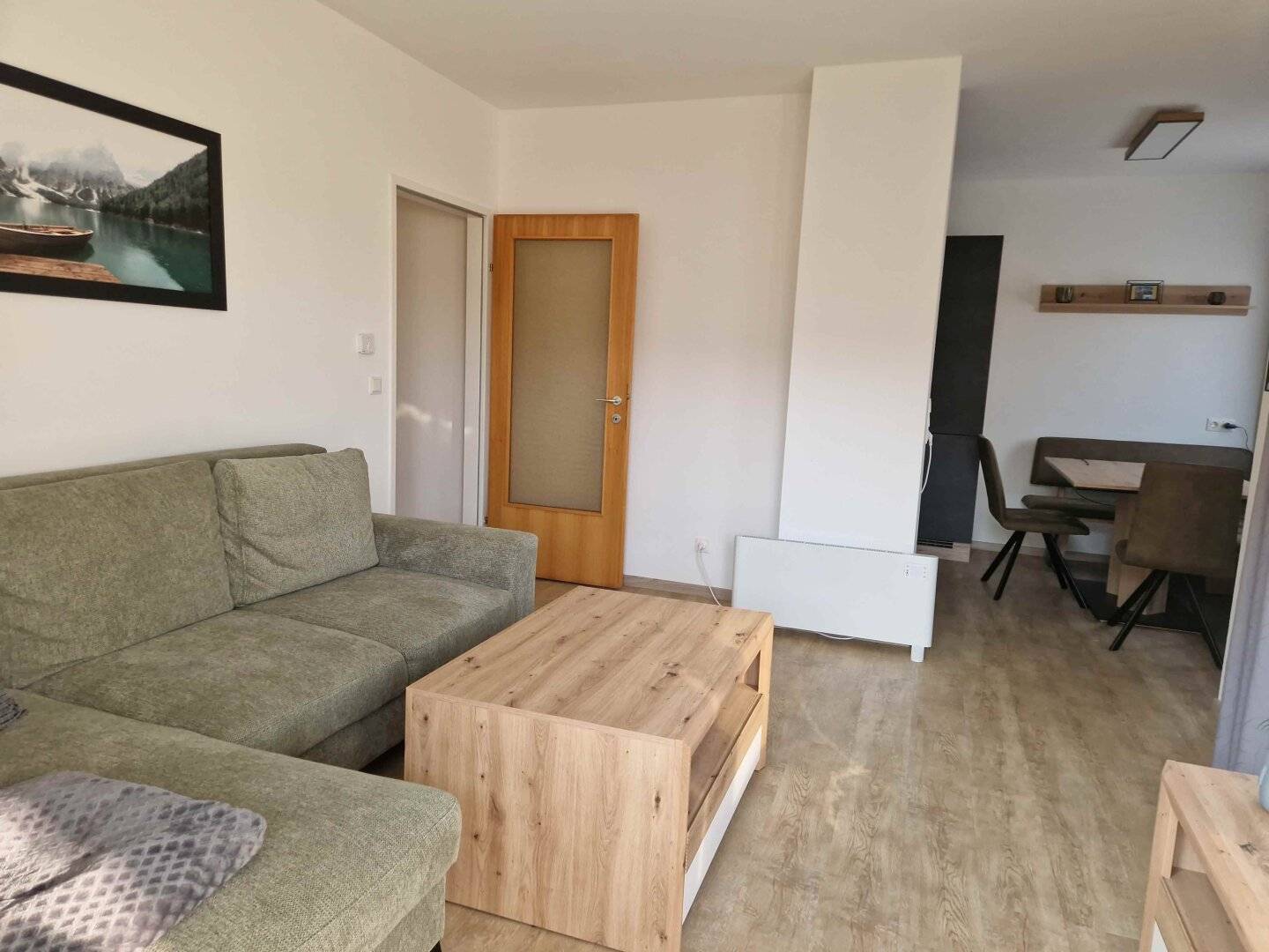 Sehr gepflegte, freundliche 2-Zimmer -Wohnung mit schönem Balkon