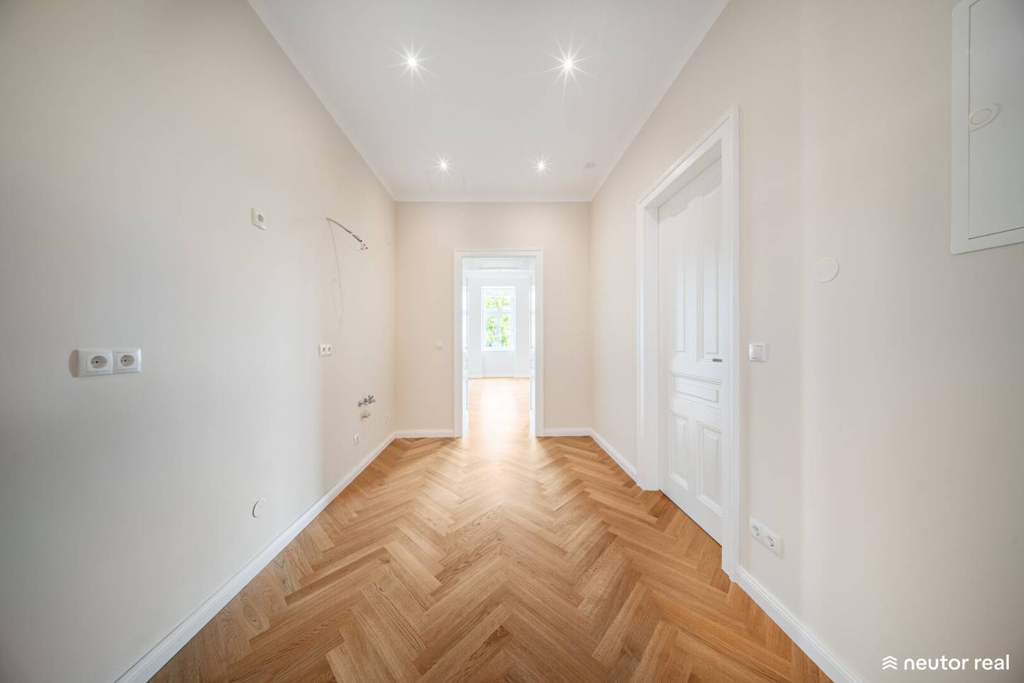 Erstbezug mit Stil: 3 Zimmer - Sanierter Altbaucharme trifft modernen Luxus - Loggia