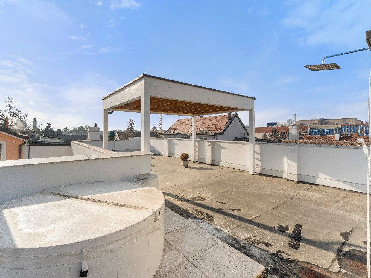 Generalsanierte Stadtvilla auf 4 Ebenen mit Freiflächen | Investment und/oder Eigennutzung