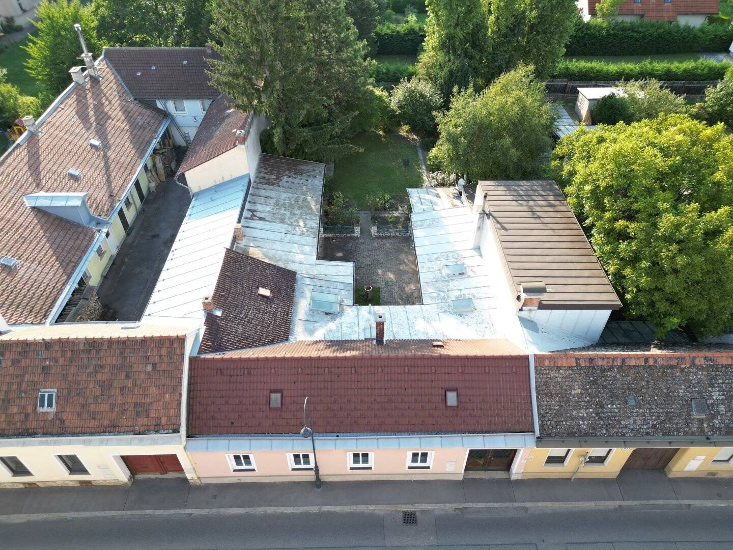 Historisches Winzerhaus mit großem Garten, Ausbaupotenzial und Baugenehmigung – eine seltene Gelegenheit in Strebersdorf / EIGENGRUND
