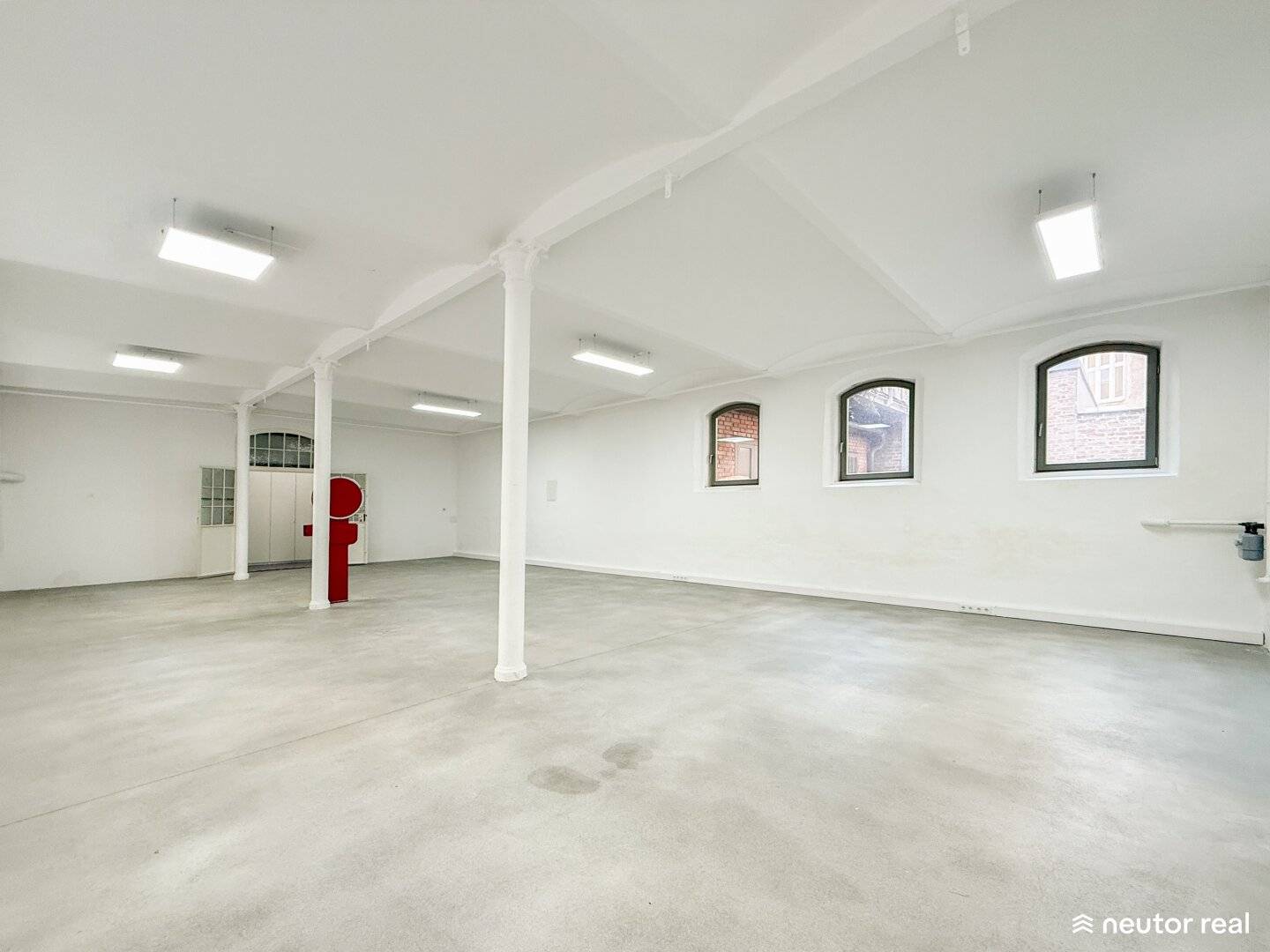 INDUSTRIAL STYLE ATELIER STUDIO - CHARMANTES BACKSTEINHAUS - EINZIGARTIGER RAUM FÜR KREATIVITÄT - DIREKT AN DER LINKEN WIENZEILE - U4/U6