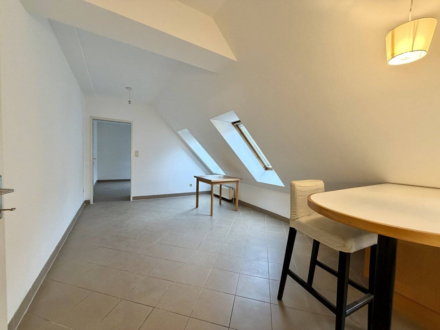 2-Zimmer DG-Apartment I Westbahnhof I äußere Mariahilfer Straße