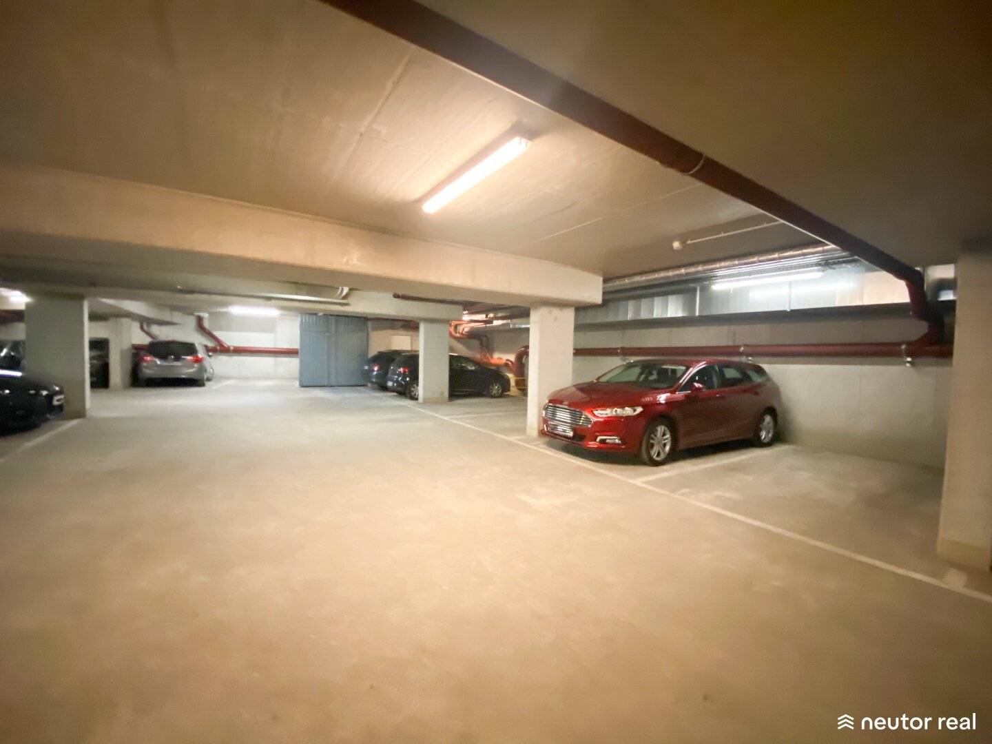 TIEFGARAGENSTELLPLATZ IN DER NÄHE LÄNGENFELGASSE U4/U6