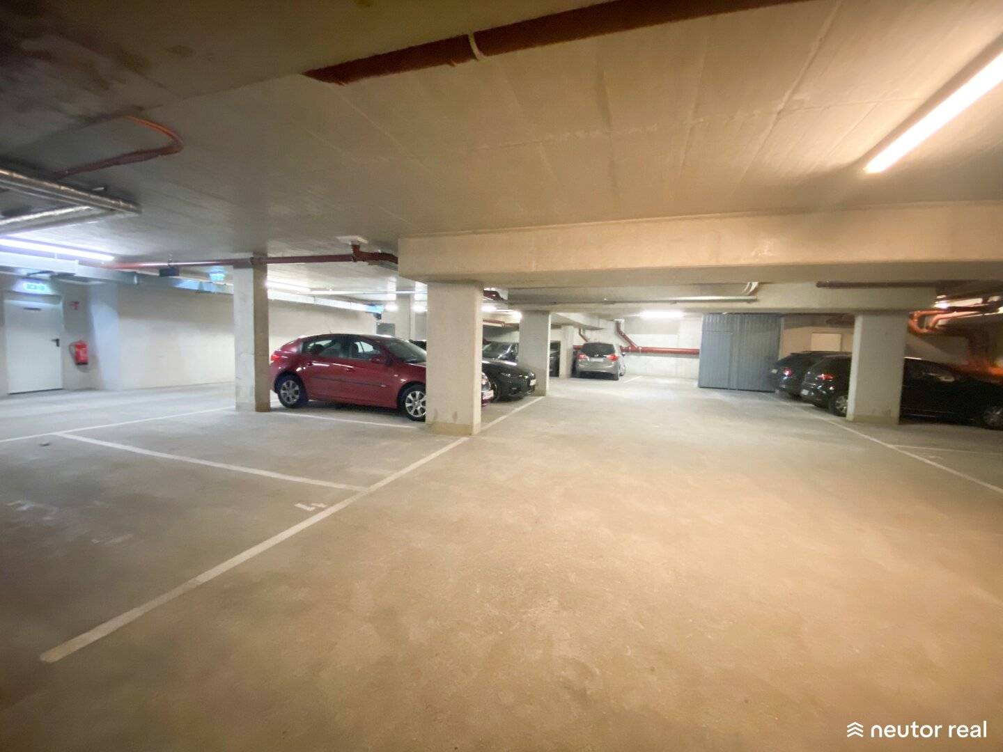 TIEFGARAGENSTELLPLATZ IN DER NÄHE LÄNGENFELGASSE U4/U6