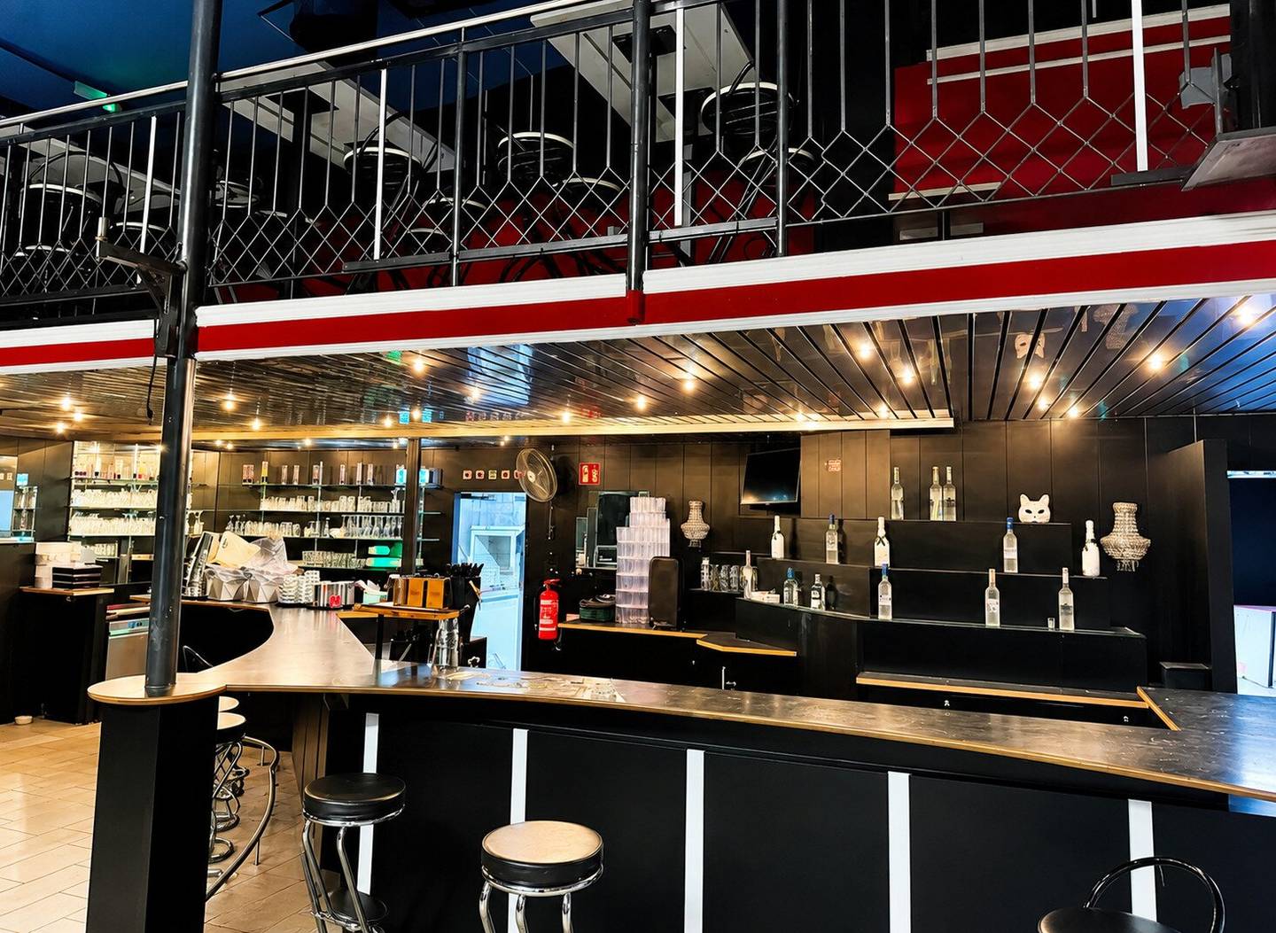 Gewerbeimmobilie mit Event- und Gastronomiepotenzial im Dreiländereck