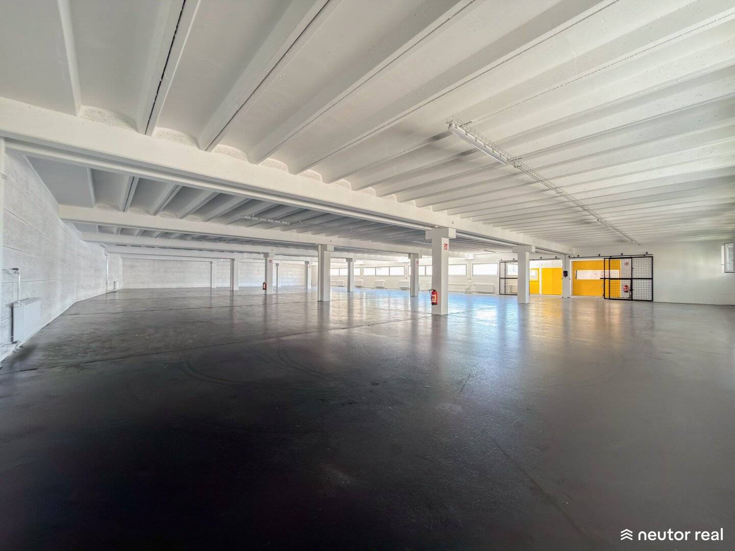 2 MONATE MIETFREI - TEMPERIERTE LAGERFLÄCHE - CA. 849,69 m² - LADERAMPE - STELLPLÄTZE - IM HERZEN DES 12. GEMEINDEBEZIRKS