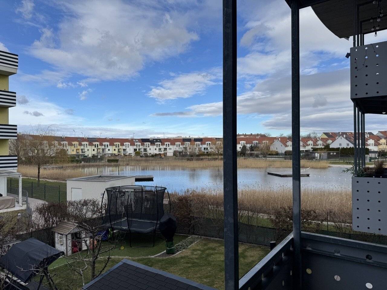 Helle Maisonette am Schwimmteich in Aura Siedlung