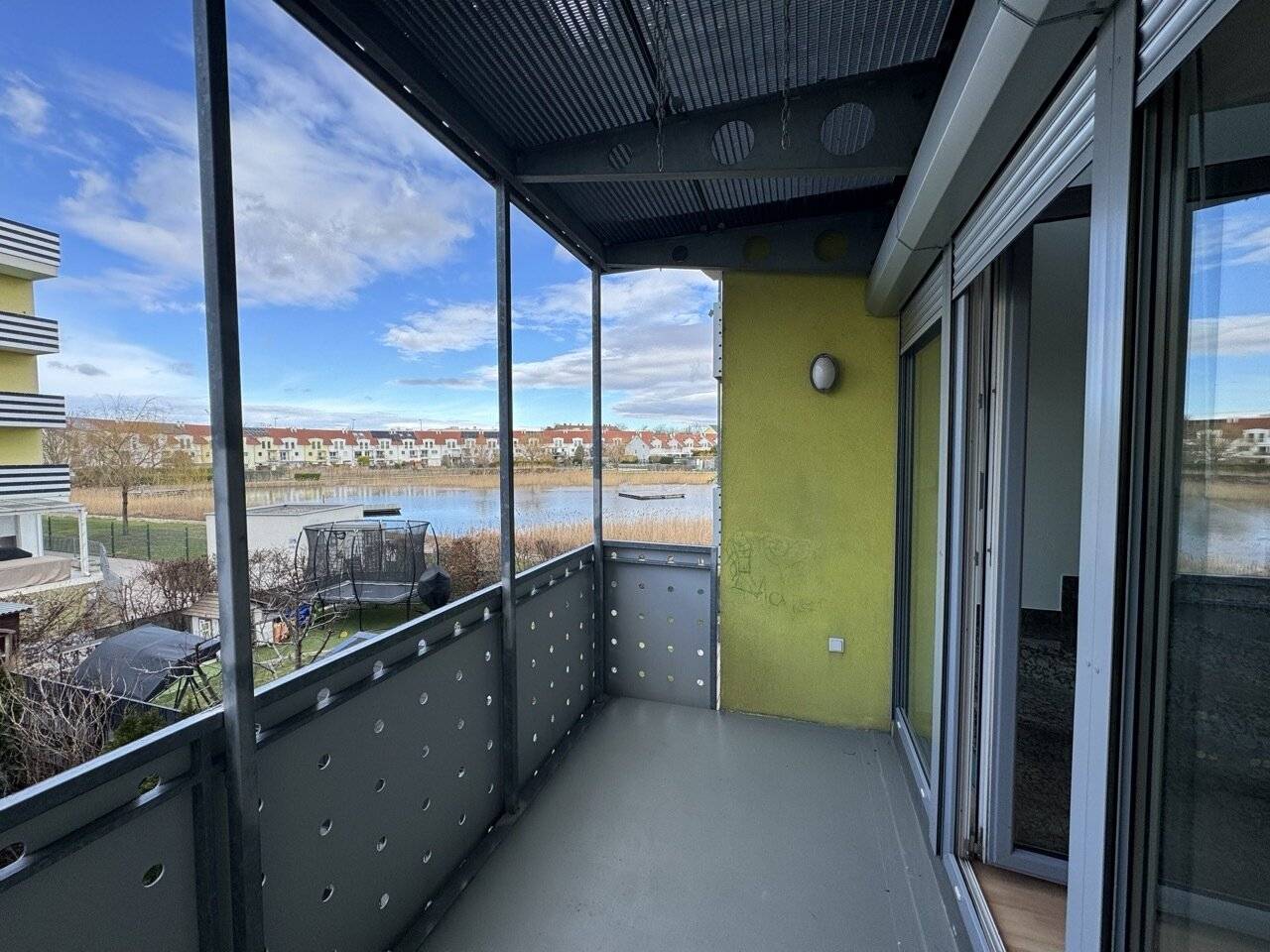 Helle Maisonette am Schwimmteich in Aura Siedlung