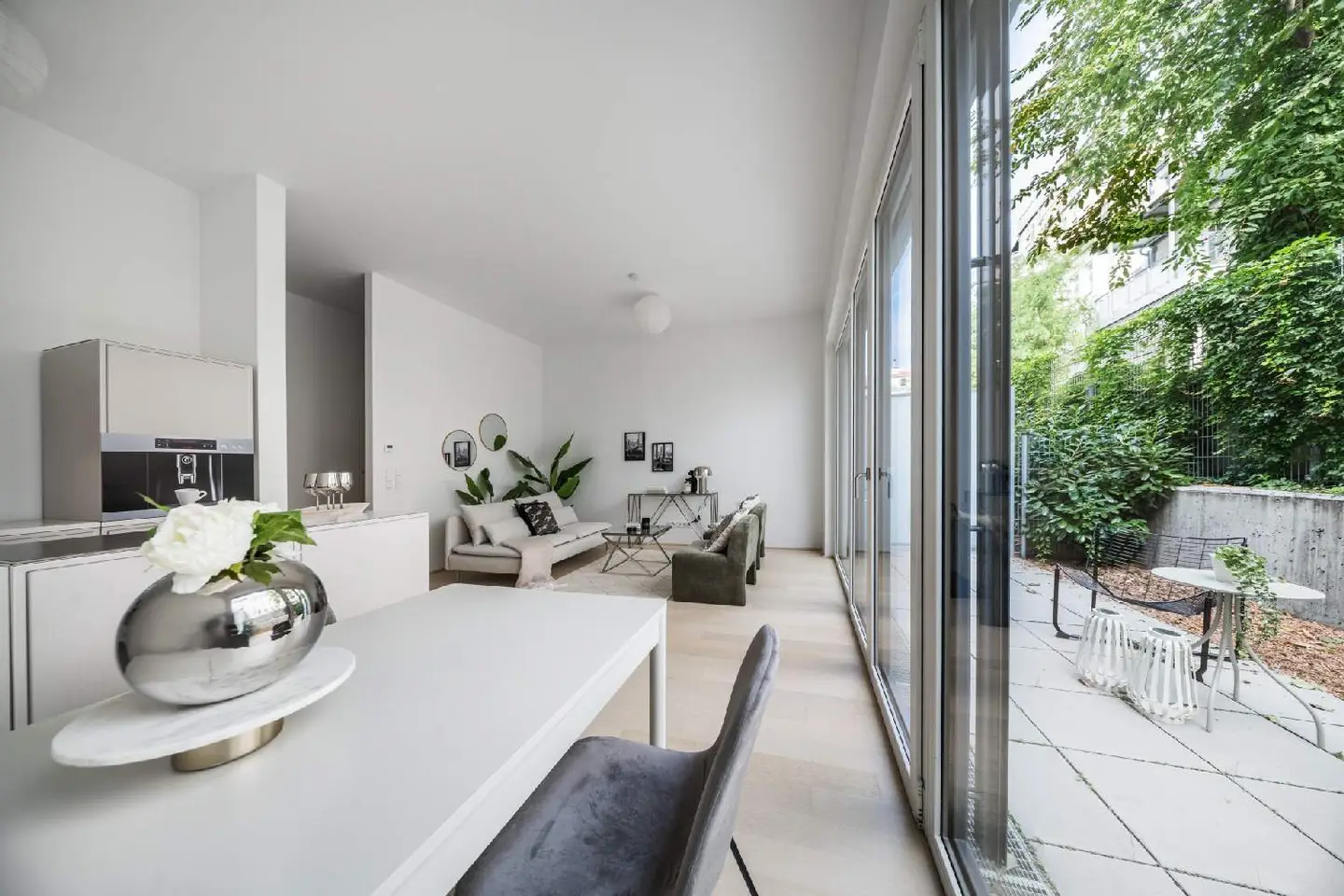 Erdgeschosswohnung Neubau mit Garten Terrasse