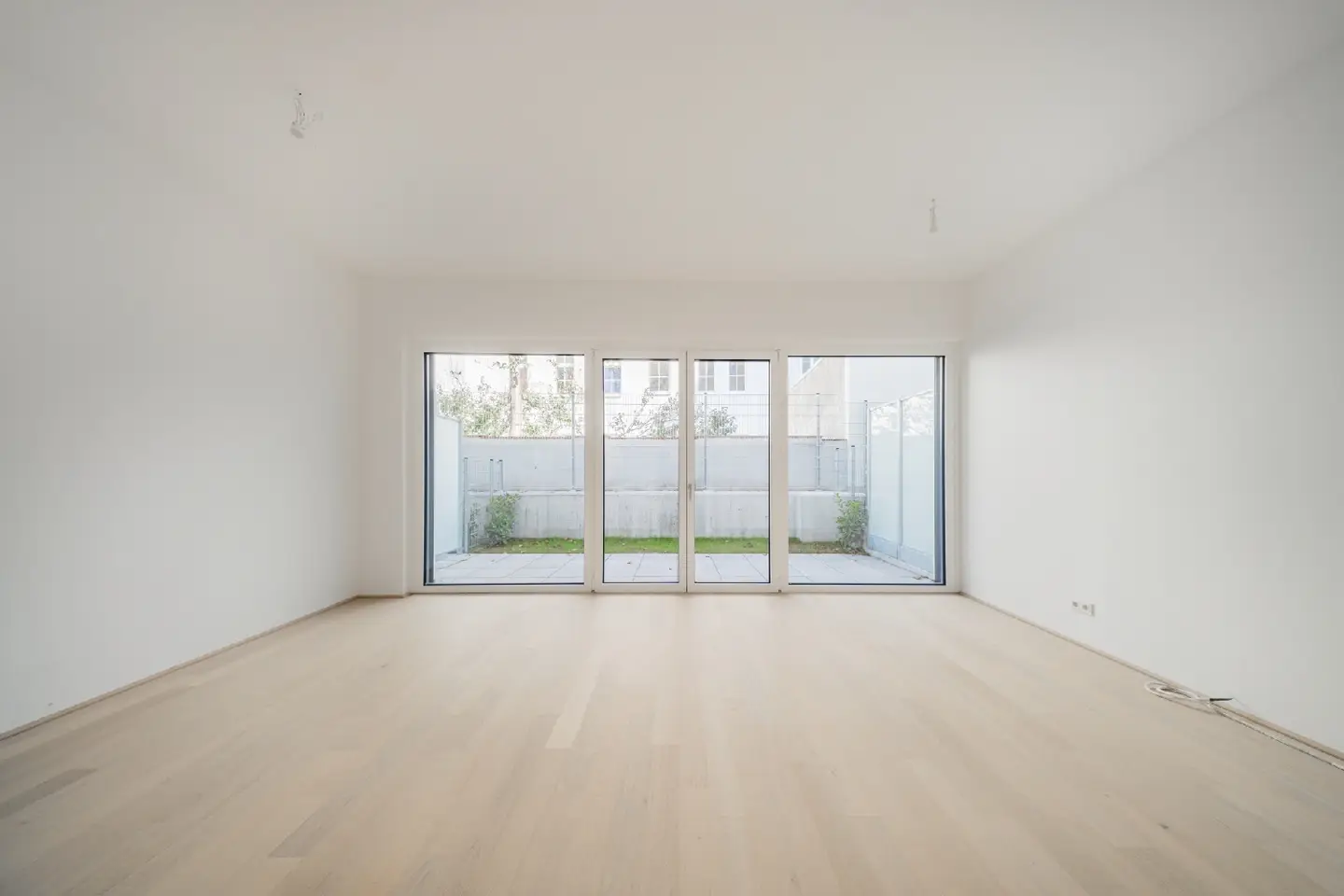 Erdgeschosswohnung Neubau mit Garten Terrasse
