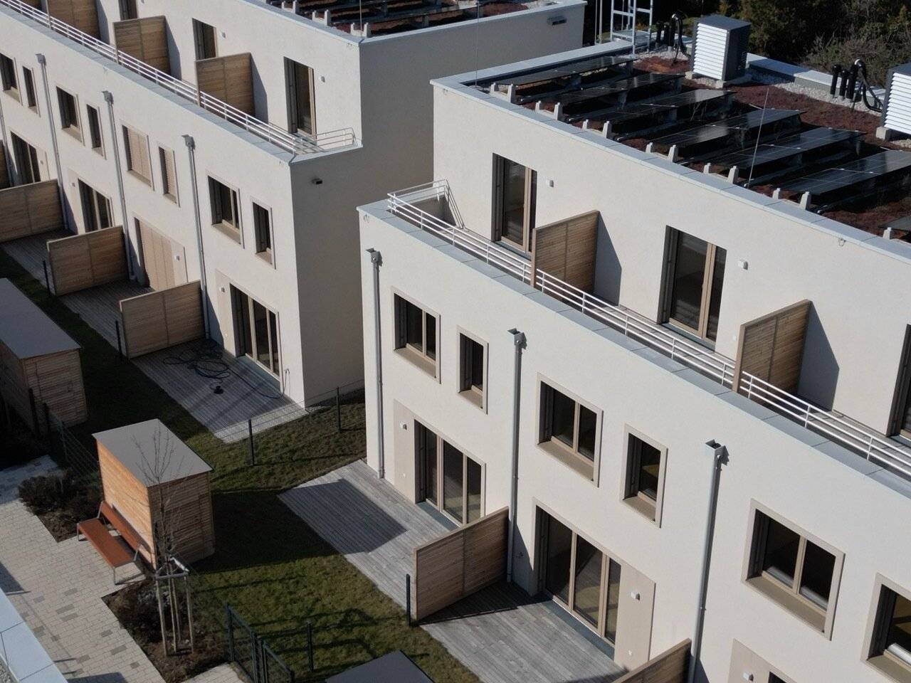 Erstbezug Reihenhaus 5 Zimmer | Parken | Garten | PV-Anlage