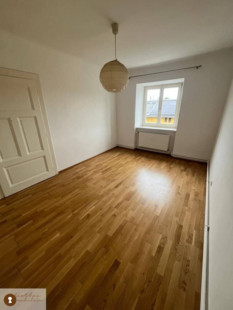 Sehr schöne und unprätentiöse Zweizimmerwohnung in direkter Nähe zum Citypark zu vermieten. Haustiere erlaubt.