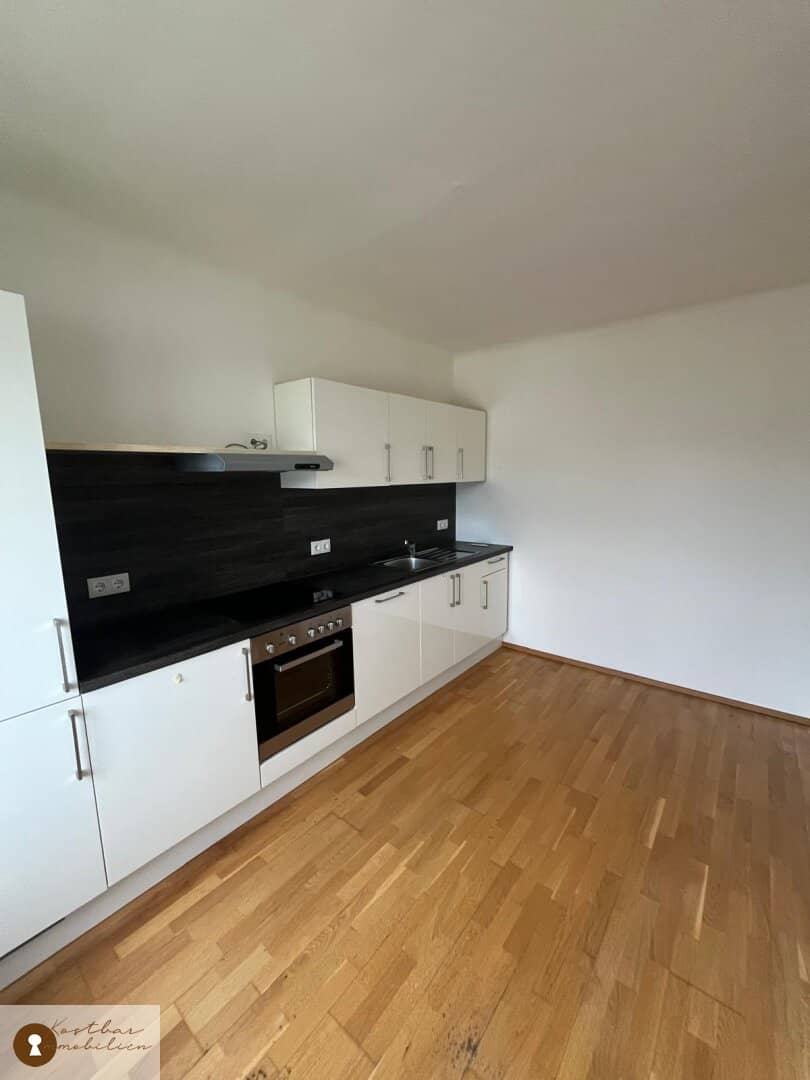 Sehr schöne und unprätentiöse Zweizimmerwohnung in direkter Nähe zum Citypark zu vermieten. Haustiere erlaubt.