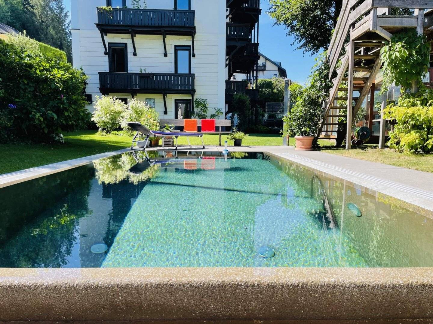 Gartenwohnung mit Pool in Innsbruck-Igls – 653 m² Privatgarten & Top-Lage