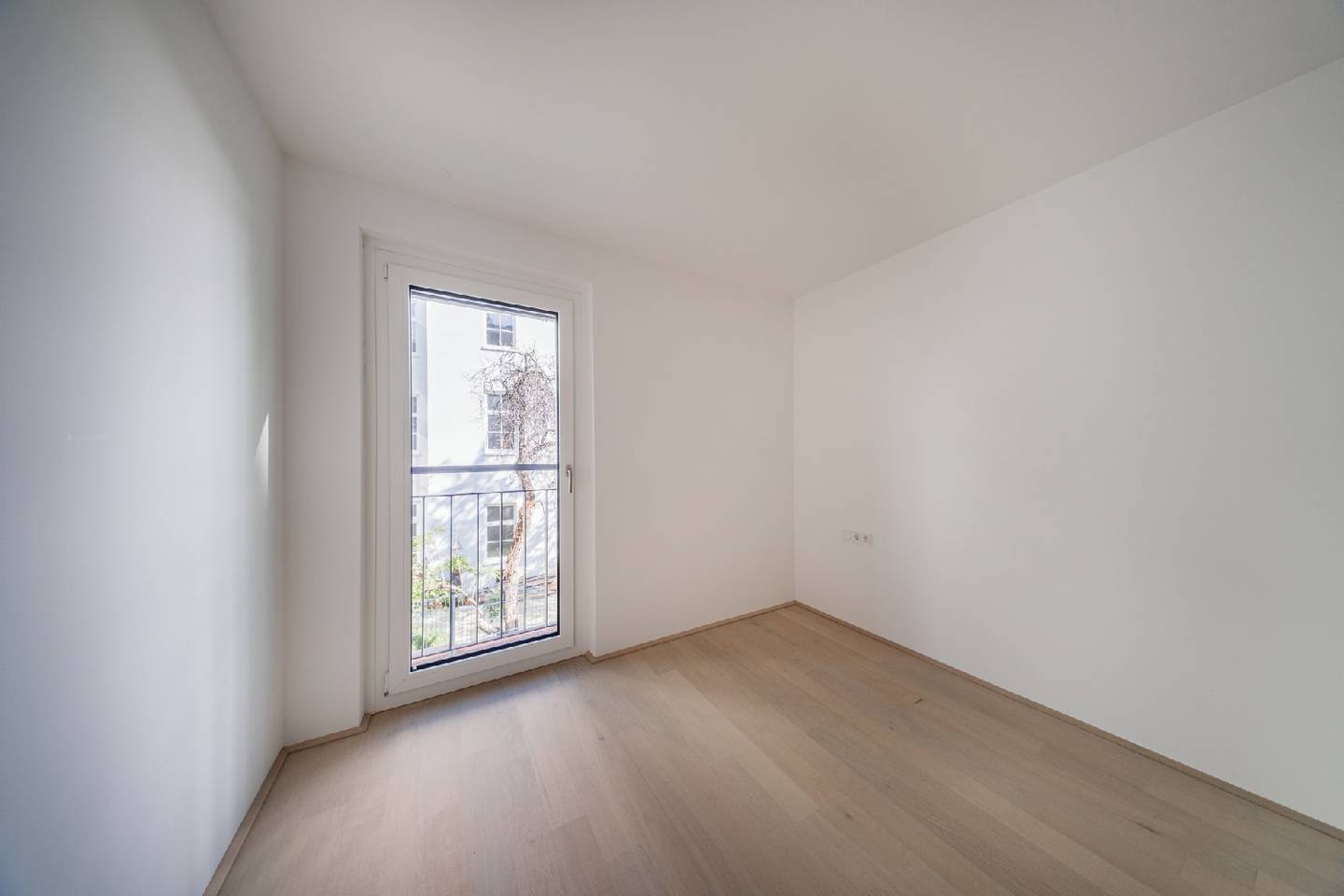 Erdgeschosswohnung mit Terrasse und Garten