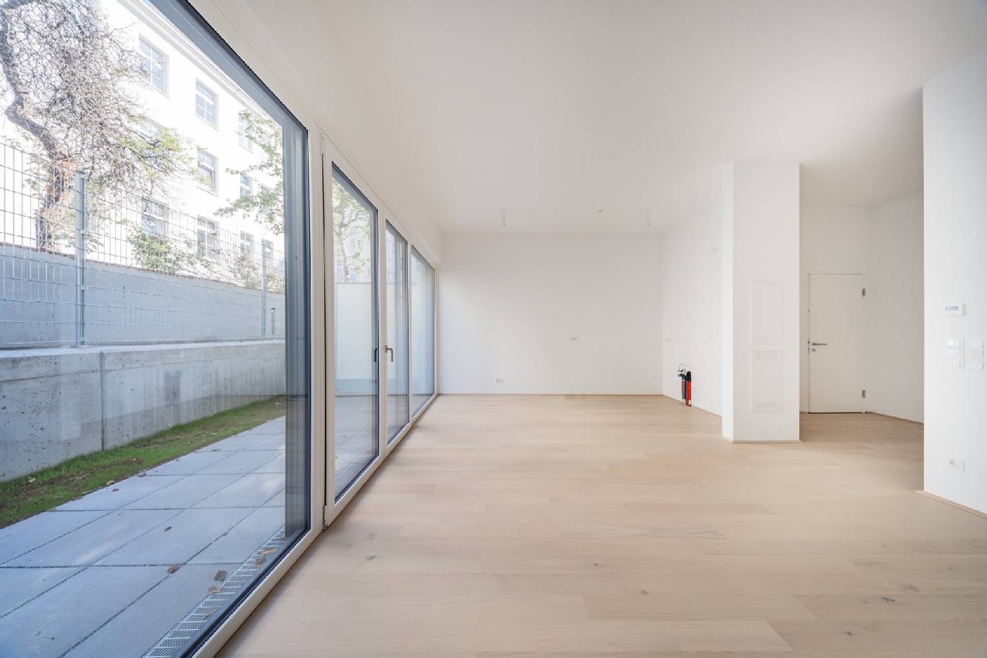 Erdgeschosswohnung mit Terrasse und Garten