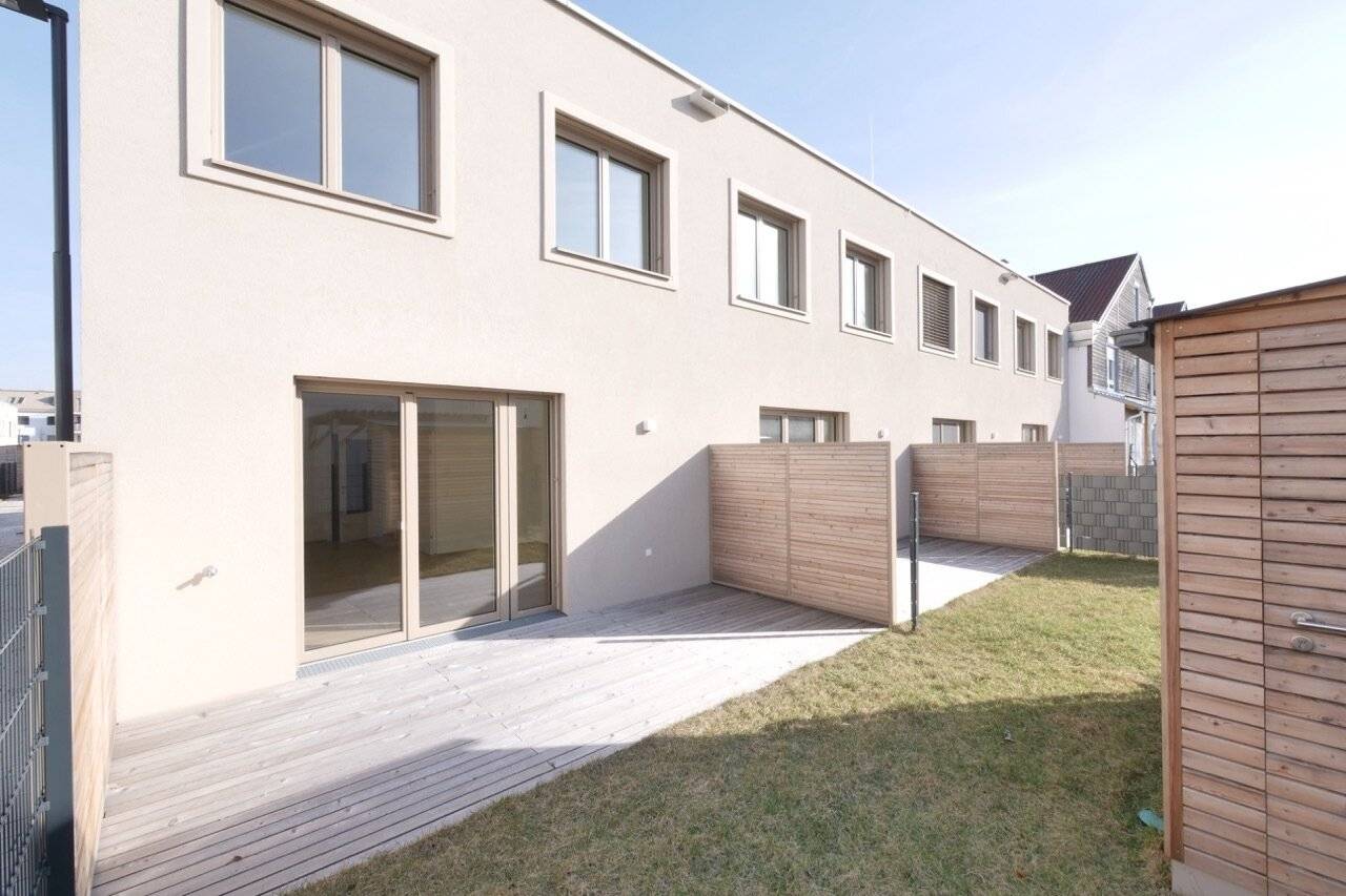 Erstbezug Reihenhaus 4 Zimmer | Parken | Garten | PV-Anlage