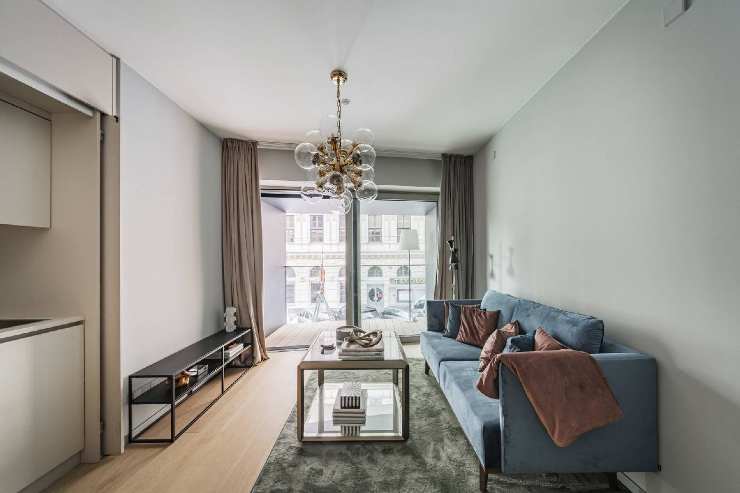 Wohnung mit Loggia klimatisiert hochwertig möbliert
