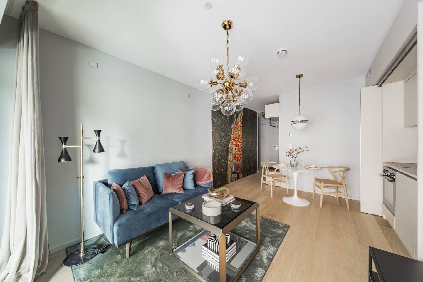 Wohnung mit Loggia klimatisiert hochwertig möbliert