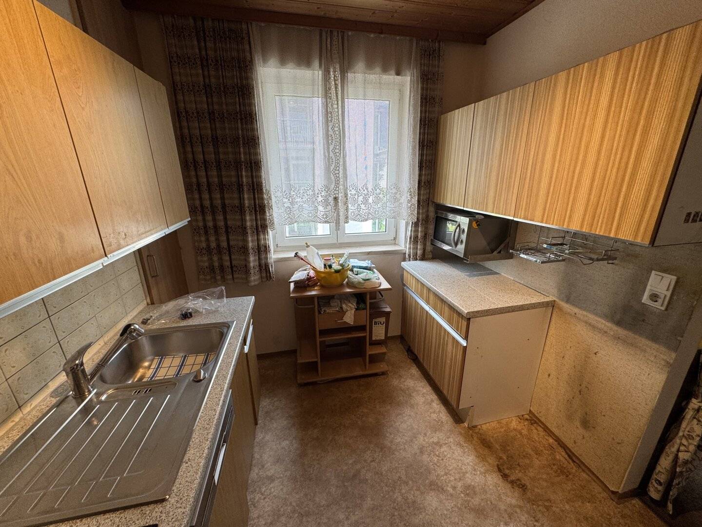 Günstige 3-Zi-Wohnung in Wattens mit Balkon und Garage zum Sanieren