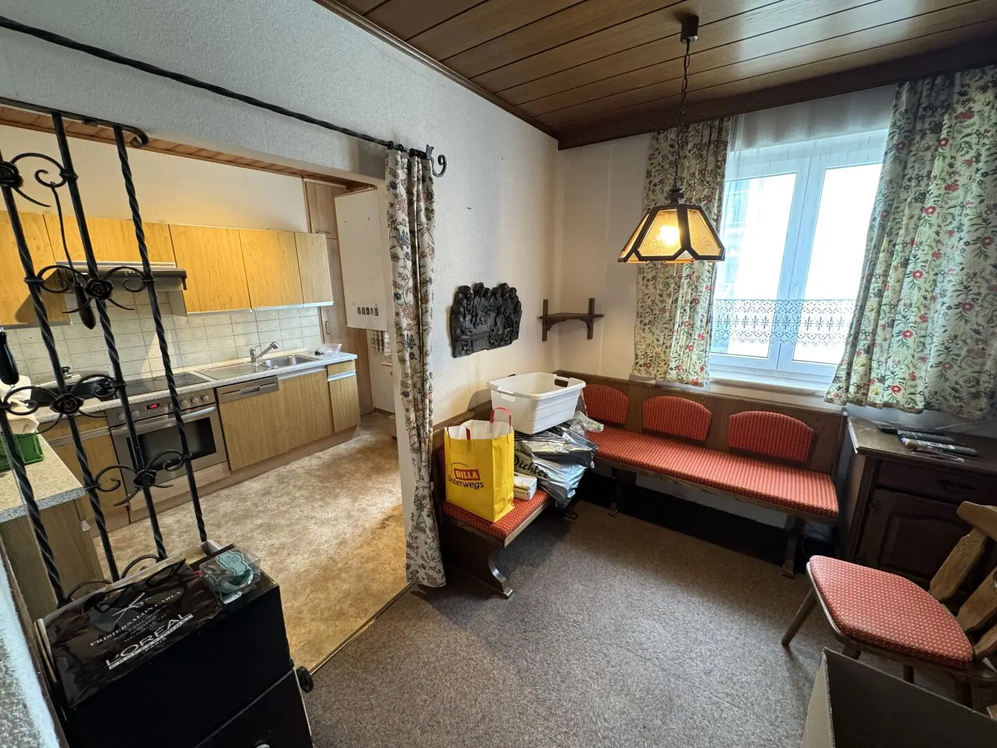 PREISSENKUNG: Sonnige 3-Zi-Wohnung in Wattens mit Balkon und Garage zum Sanieren