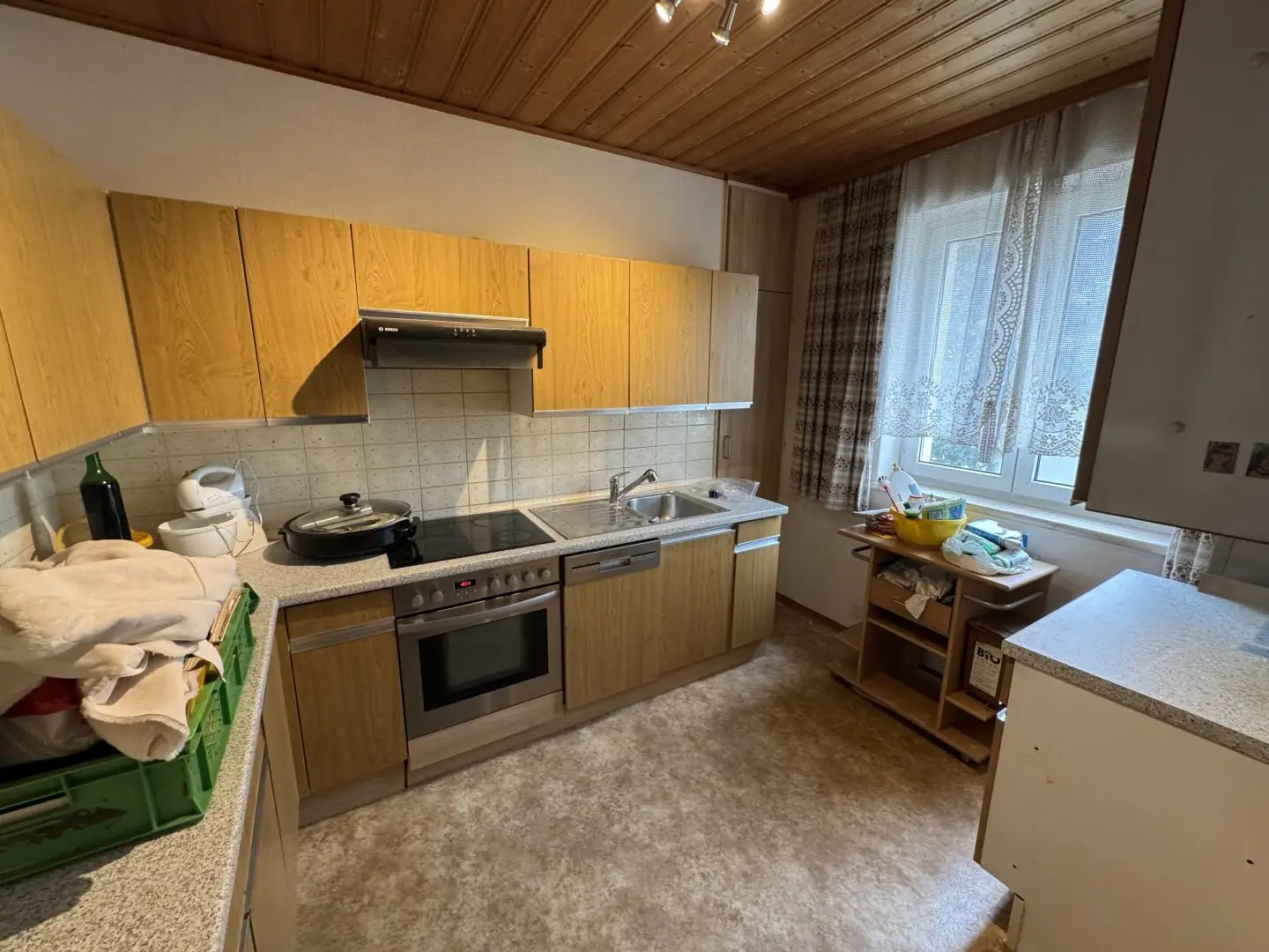 PREISSENKUNG: Sonnige 3-Zi-Wohnung in Wattens mit Balkon und Garage zum Sanieren