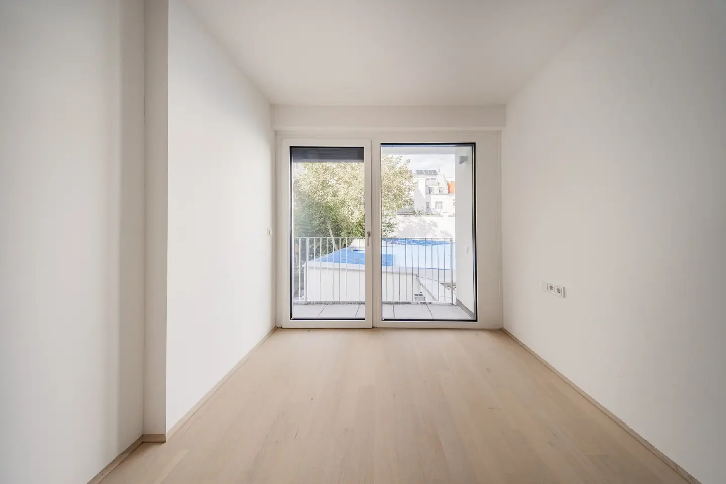 Ground floor apartment with terrace and loggia