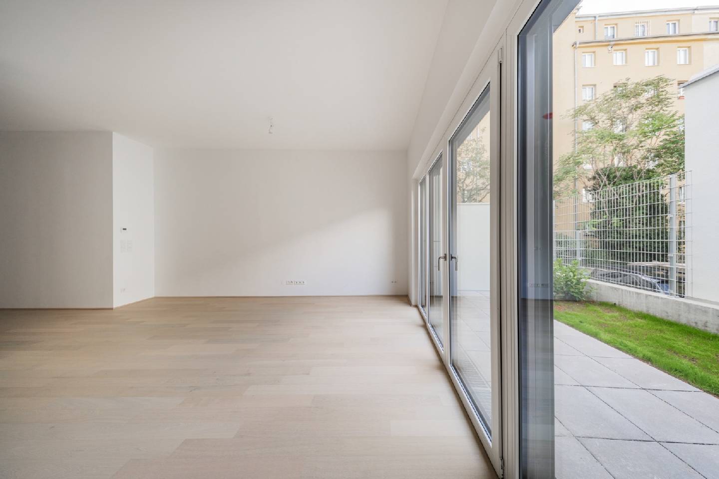 Erdgeschosswohnung mit Terrasse Loggia Eigengarten