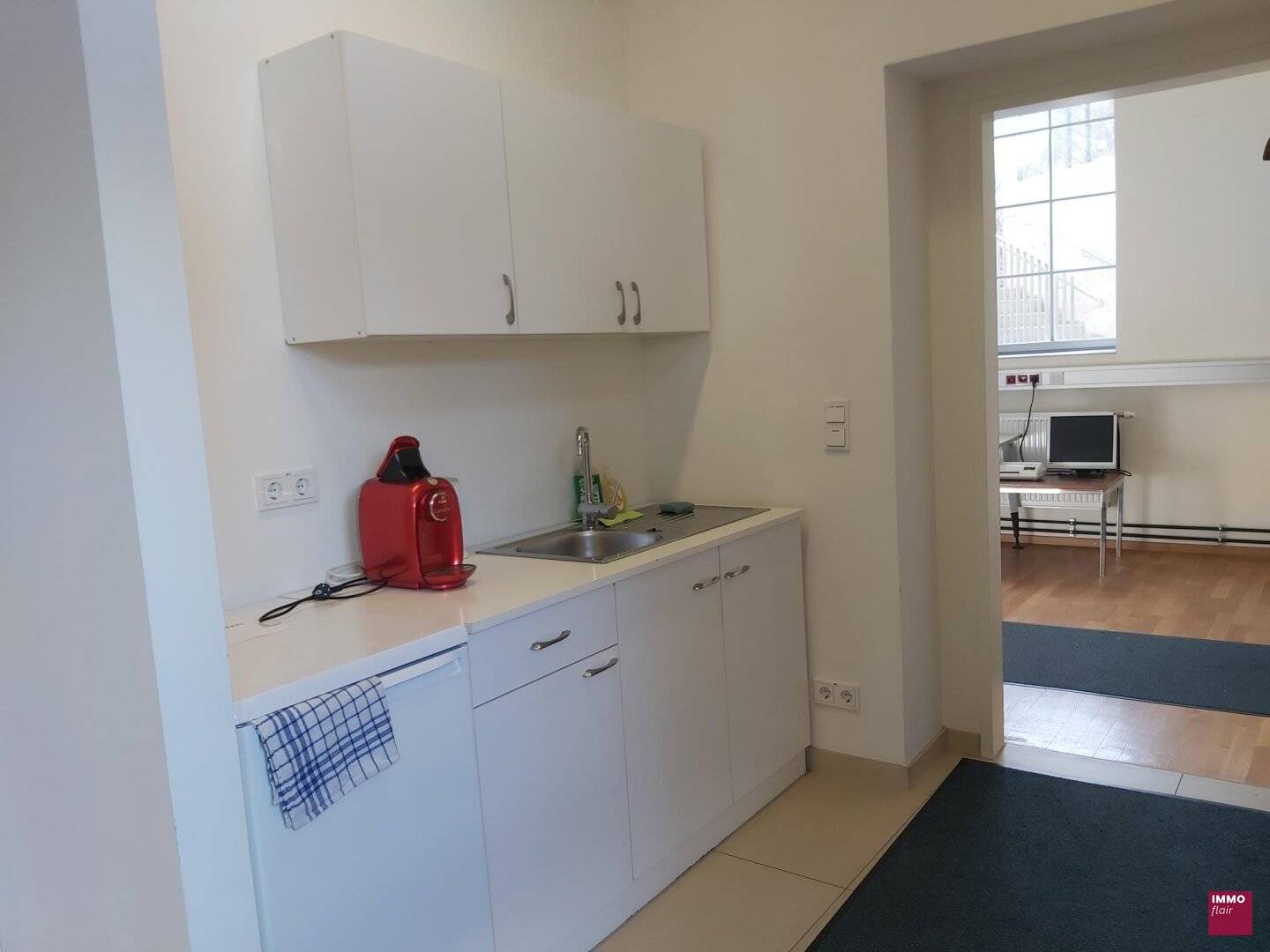 Büro mit 2 separaten Räumen, Besprechungszimmer, Teeküche - an einem besonderen Standort!