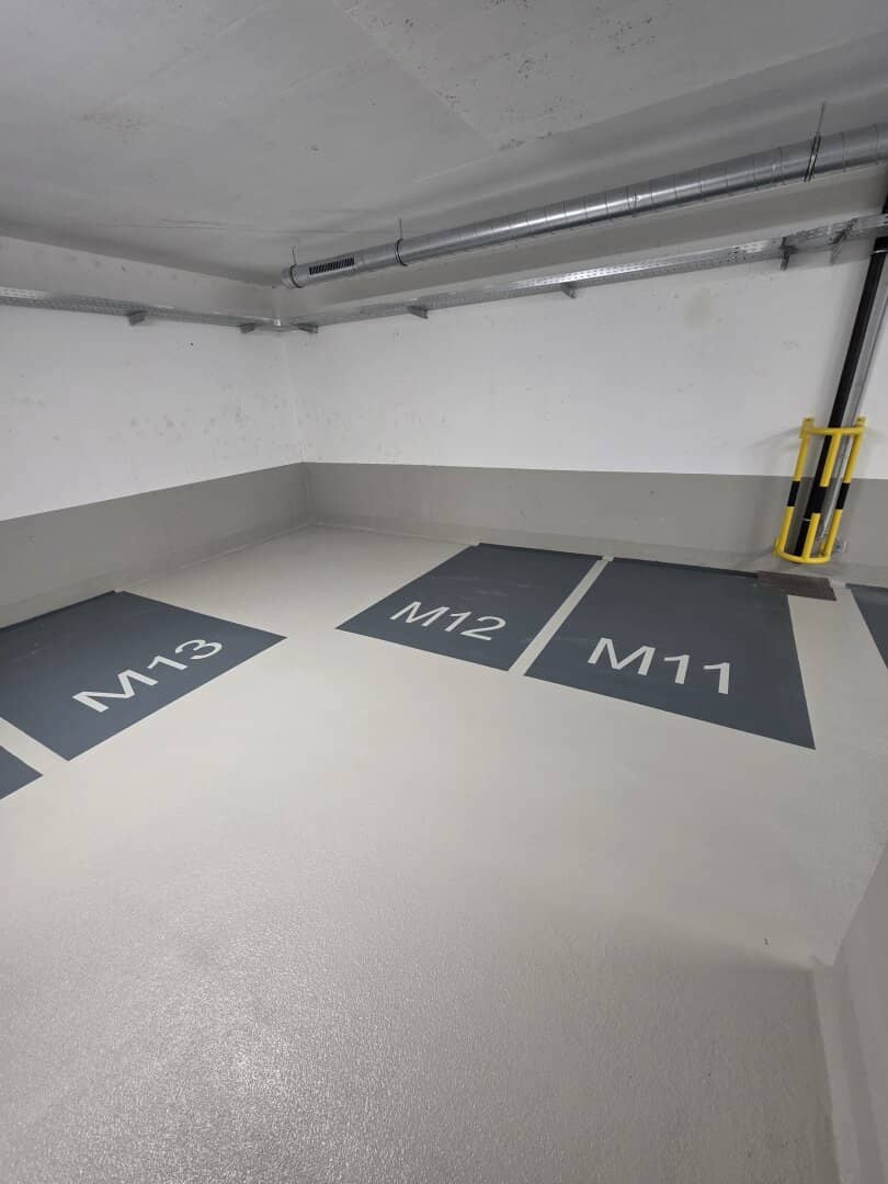 XL-Motorrad-Stellplatz im Hochhaus Grünblick | U2 Stadion | Provisionsfrei