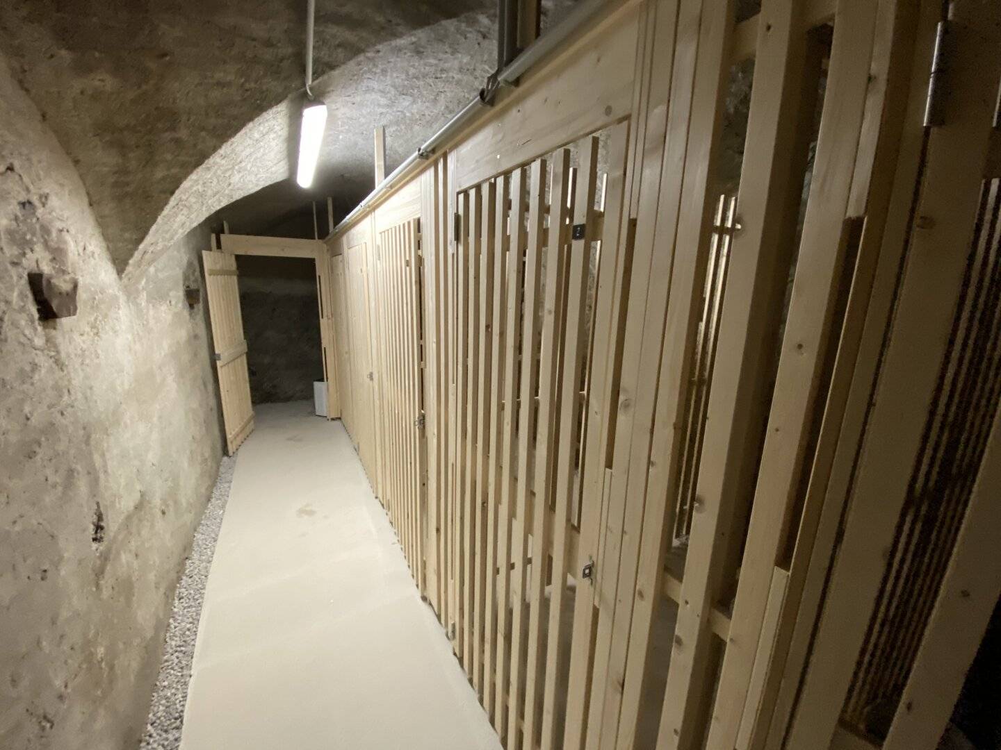 Kleines, renoviertes Büro/Praxis/Geschäftslokal im Herzen der Haller Altstadt zur Vermietung!