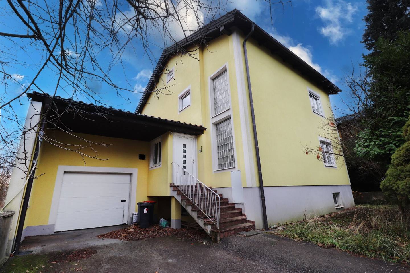Ihr neues Zuhause: Großzügiges Einfamilienhaus mit Gaisbergblick auf weitläufigem Grundstück in ruhiger Lage von Salzburg