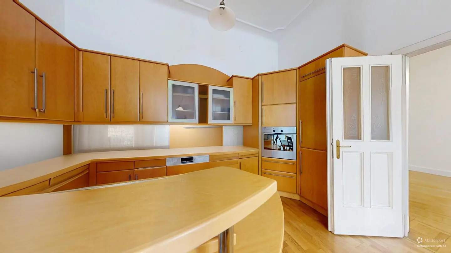 Noble Altbauresidenz: Geschichte & Grünblick | Tolles Entrée | Perfekter Grundriss | zur Renovierung