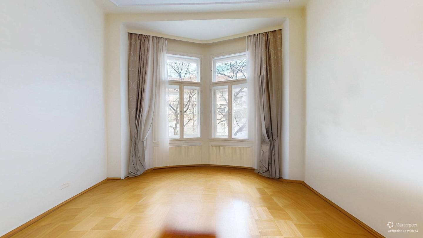 Noble Altbauresidenz: Geschichte & Grünblick | Tolles Entrée | Perfekter Grundriss | zur Renovierung