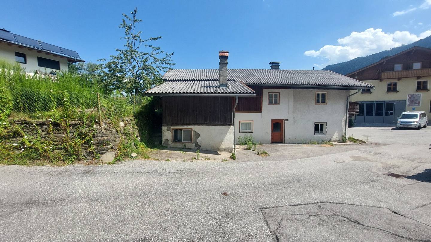 Gelegenheit: Ehemaliges Bauernhaus zum Renovieren im Dorfkern !