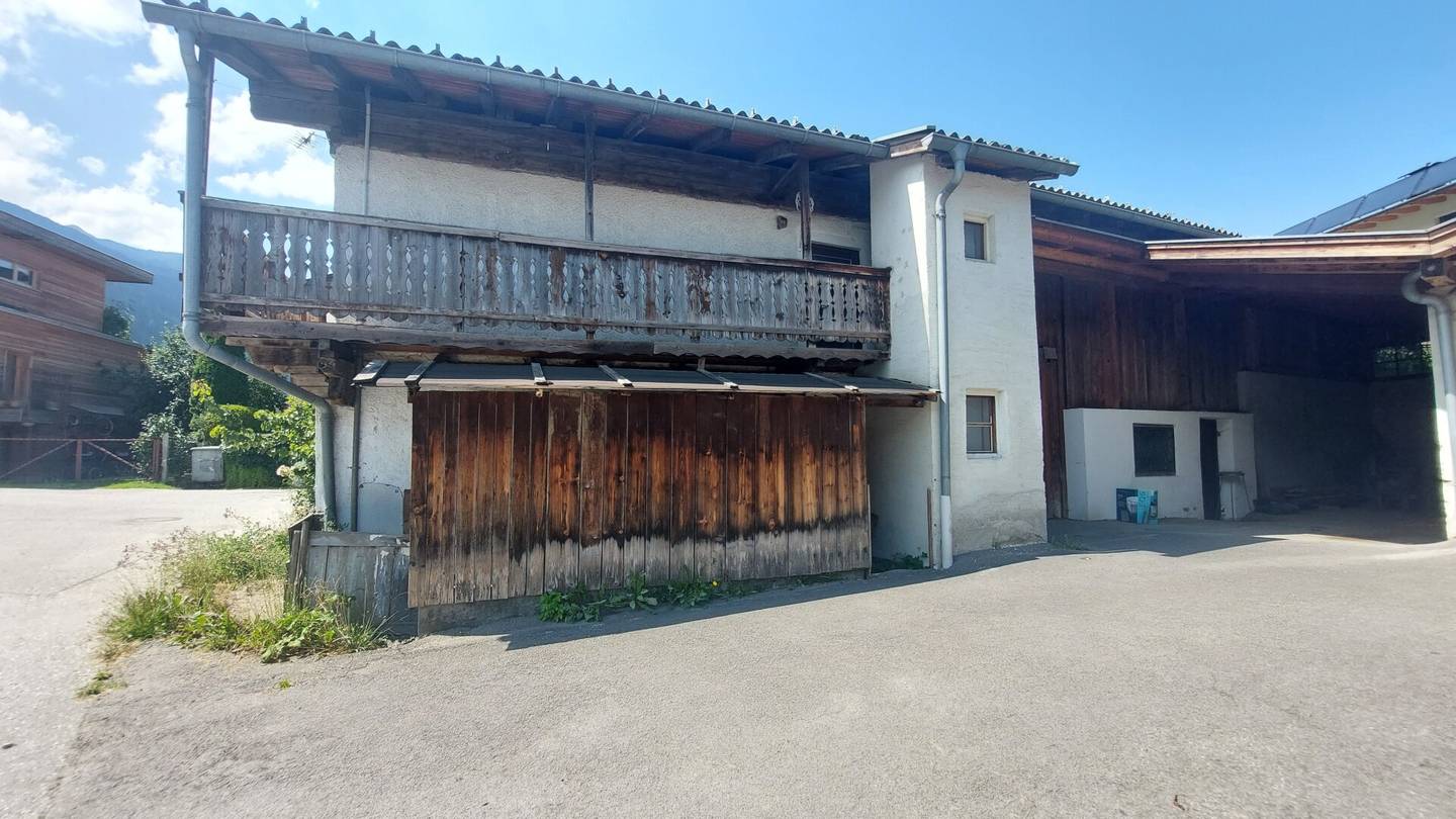 Gelegenheit: Ehemaliges Bauernhaus zum Renovieren im Dorfkern !