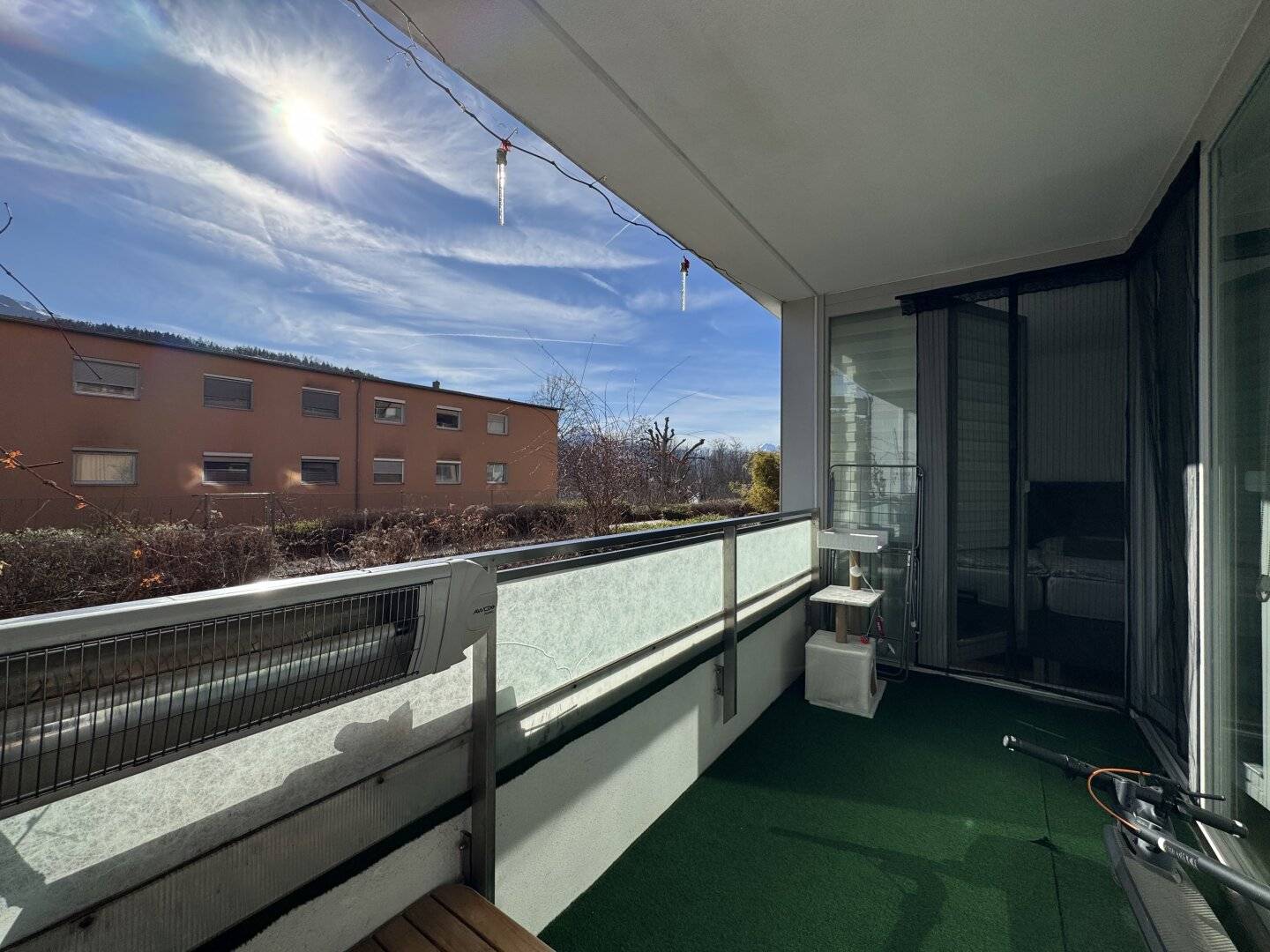 Neuwertige 3-Zi-Wohnung, zentral, sonnig und ruhig gelegen !